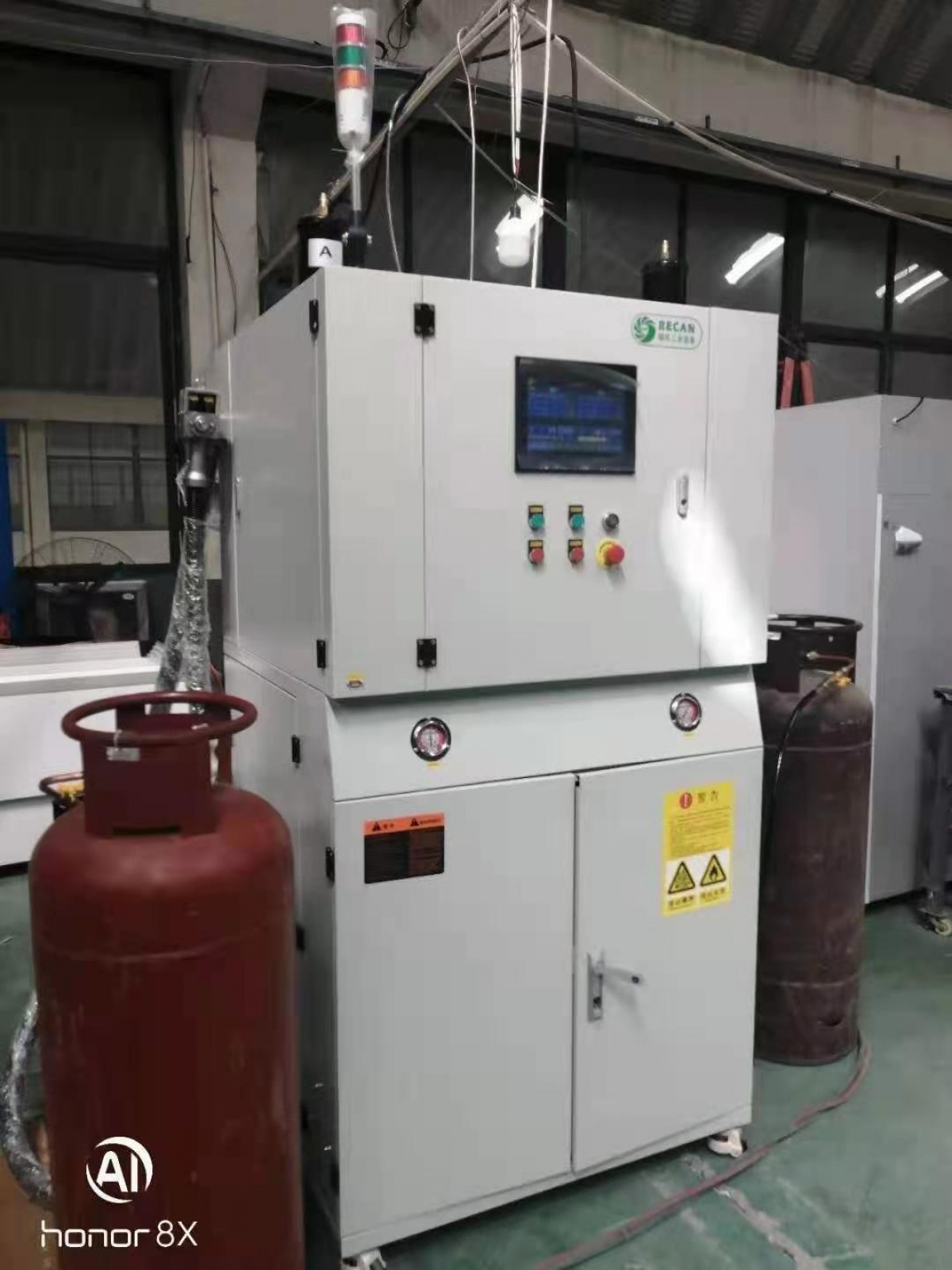 雙槍冷媒灌注機，增壓、加注一體式，滿足特殊客戶需求